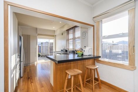 Photo of property in 6 Innes Place, Roslyn, Palmerston North, 4414