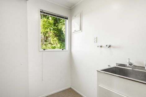 Photo of property in 3 Tesla Place, Totara Vale, Auckland, 0629