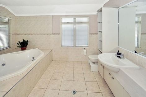 Photo of property in 48 Oxford Street, Te Puke, 3119