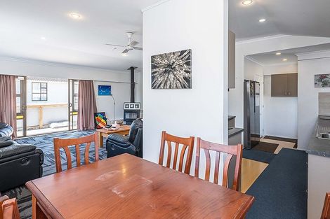 Photo of property in 17 Ratanui Road, Paraparaumu, 5032