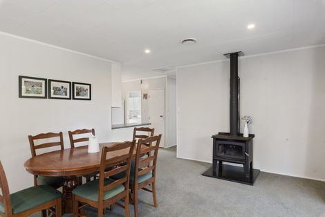 Photo of property in 21 Ruru Street, Waikanae, 5036