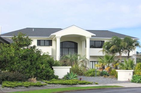 Photo of property in 14 Owenbeg Rise, Dannemora, Auckland, 2016