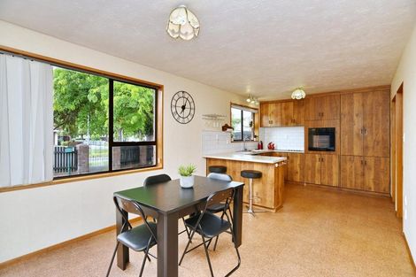 Photo of property in 31 Solomon Avenue, Redwood, Christchurch, 8051