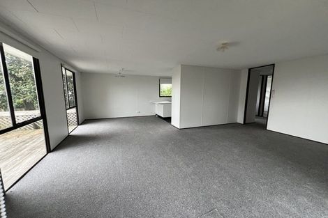 Photo of property in 2/25 Devonshire Road, Unsworth Heights, Auckland, 0632