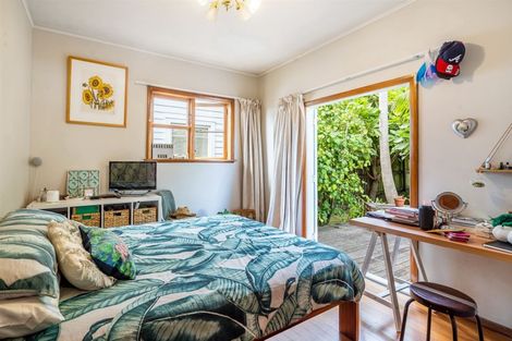 Photo of property in 15 Egremont Street, Belmont, Auckland, 0622