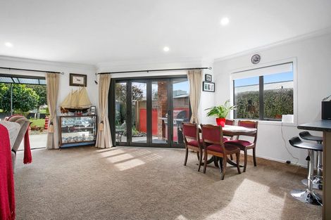 Photo of property in 11a Fairburn Place, Leamington, Cambridge, 3432