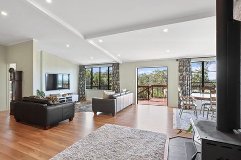 Photo of property in 305 Sturges Road, Henderson Valley, Auckland, 0612