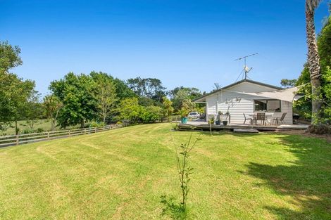 Photo of property in 786 South Head Road, South Head, Helensville, 0874