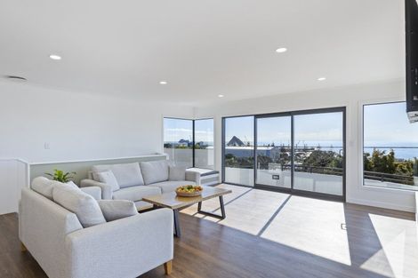 Photo of property in 23 Peace Avenue, Moturoa, New Plymouth, 4310