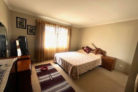 Photo of property in 212 Whitney Street, Blockhouse Bay, Auckland, 0600