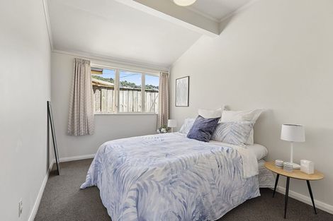 Photo of property in 137 Apu Crescent, Lyall Bay, Wellington, 6022