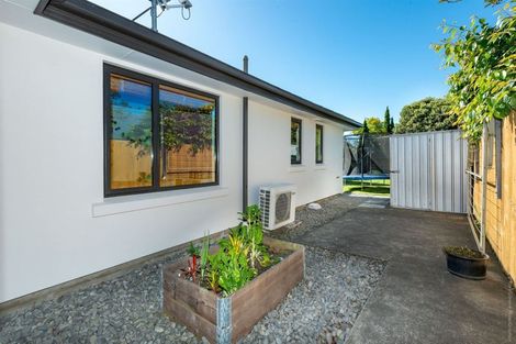 Photo of property in 12 Sheraton Place, Redwood, Christchurch, 8051