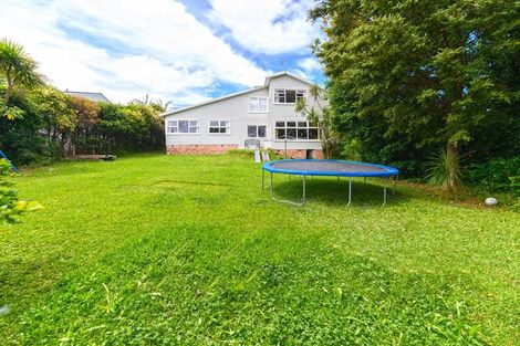 Photo of property in 19 Roberts Road, Glenfield, Auckland, 0629