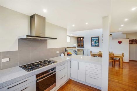 Photo of property in 65 Forrest Hill Road, Milford, Auckland, 0620