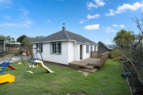 Photo of property in 30 Norcross Avenue, Henderson, Auckland, 0612