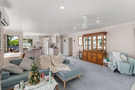 Photo of property in 14a Campbell Place, Papakura, 2110