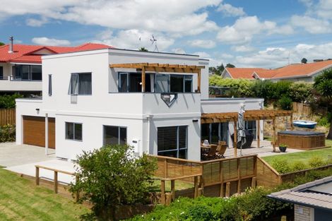 Photo of property in 42 Oteki Park Drive, Welcome Bay, Tauranga, 3112