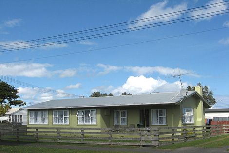 Photo of property in 16 Titoki Street, Castlecliff, Whanganui, 4501