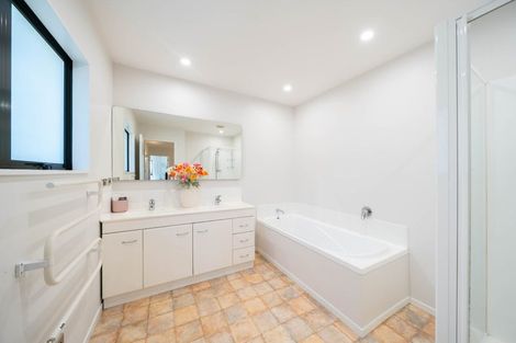 Photo of property in 117 Woodman Drive, Tawa, Wellington, 5028