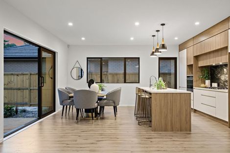 Photo of property in 18 Konoba Avenue, Kumeu, 0810