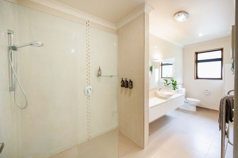 Photo of property in 7 Titirangi Drive, Fitzherbert, Palmerston North, 4471