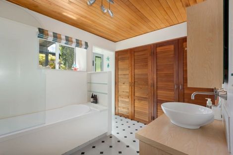 Photo of property in 10 Amelia Crescent, Waikawa, Picton, 7220