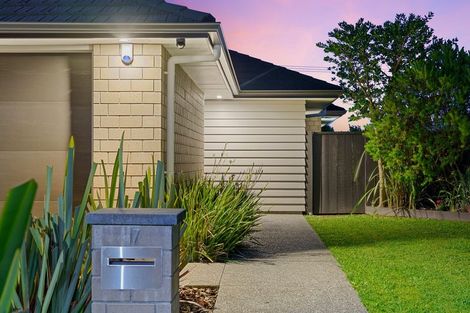 Photo of property in 7 Mahia Lane, Waikanae, 5036