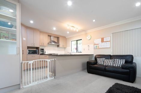 Photo of property in 1 Mana Lane, Pinehill, Auckland, 0632