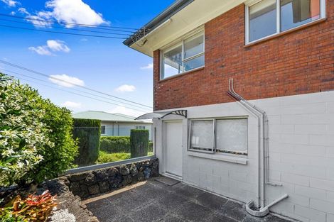 Photo of property in 1/32 Taylor Road, Mangere Bridge, Auckland, 2022