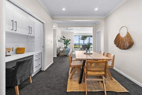 Photo of property in 77 The Esplanade, Westshore, Napier, 4110