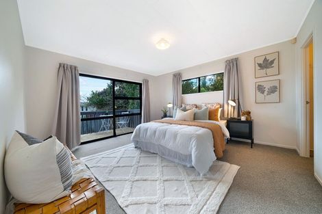 Photo of property in 2/12 Grimshaw Place, Henderson, Auckland, 0612