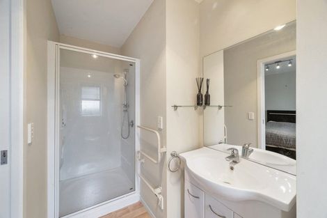 Photo of property in 2/47 Te Hatepe Avenue, Taupo, 3330