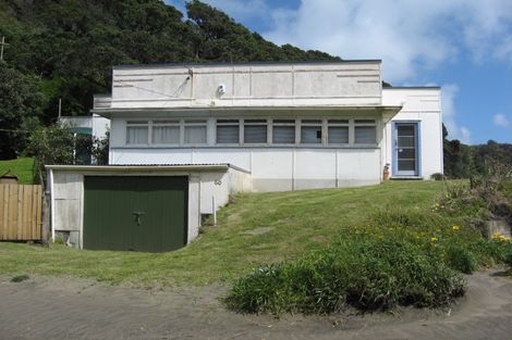 Photo of property in 60 Beach Valley Road, Piha, New Lynn, 0772