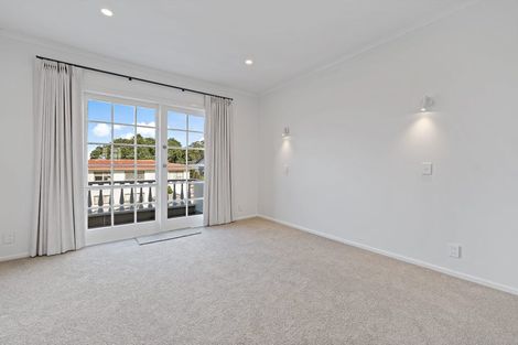 Photo of property in 1/25 James Evans Drive, Northcote, Auckland, 0627