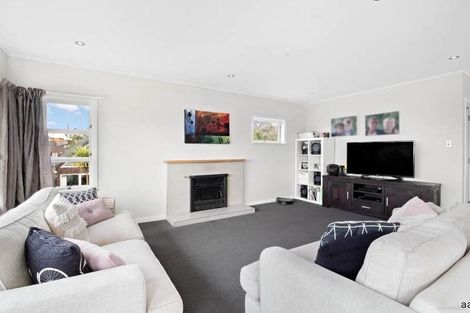 Photo of property in 17 Beatrice Avenue, Hillcrest, Auckland, 0627