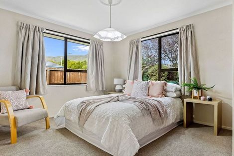 Photo of property in 31 Laing Crescent, Heathcote Valley, Christchurch, 8022