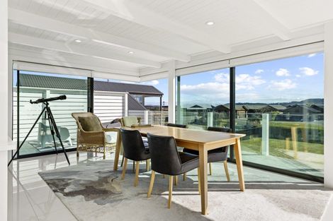 Photo of property in 20 Pukenamu Road, Rainbow Point, Taupo, 3330