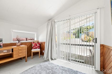 Photo of property in 21 Acacia Avenue, Maungaraki, Lower Hutt, 5010