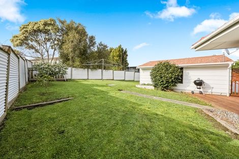 Photo of property in 40 Hindmarsh Street, Henderson, Auckland, 0612