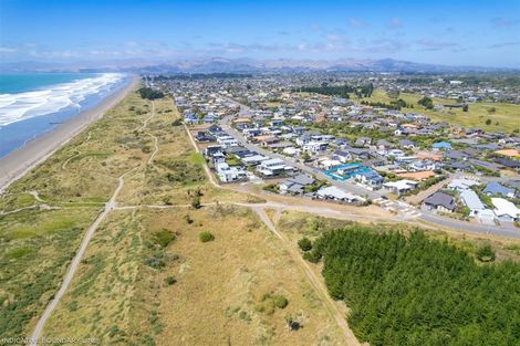 Photo of property in 113 Aston Drive, Waimairi Beach, Christchurch, 8083