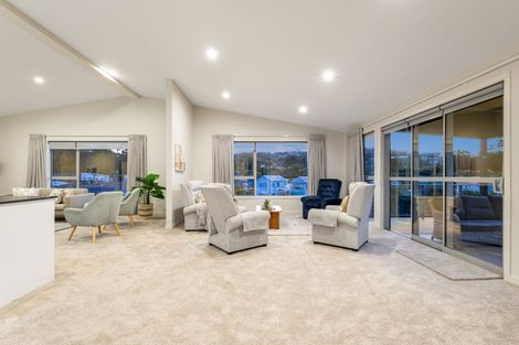 Photo of property in 27 Flotilla Place, Whitby, Porirua, 5024