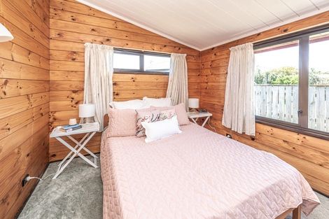 Photo of property in 48 Wikitoria Road, Putiki, Whanganui, 4501