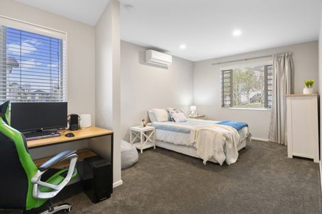 Photo of property in 8 Oak View Terrace, Schnapper Rock, Auckland, 0632