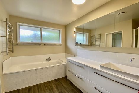 Photo of property in 27a Lodge Place, Ilam, Christchurch, 8041