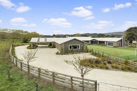 Photo of property in 30 Kakariki Way, Whitemans Valley, Upper Hutt, 5371