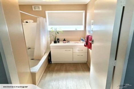 Photo of property in 2/71 Gemstone Drive, Birchville, Upper Hutt, 5018