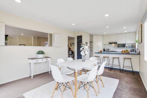 Photo of property in 18 Tyrico Close, Unsworth Heights, Auckland, 0632