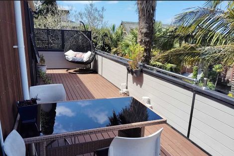 Photo of property in 1/11 Cambric Place, Botany Downs, Auckland, 2010