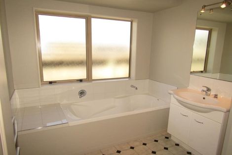 Photo of property in 127 Kirton Drive, Riverstone Terraces, Upper Hutt, 5018