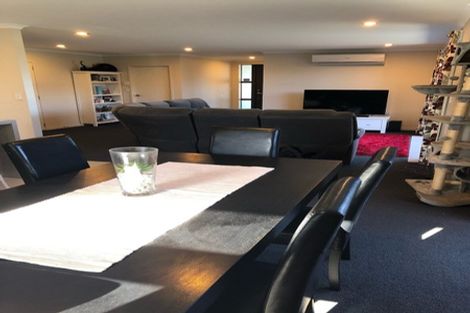 Photo of property in 10 Butterworth Crescent, Papamoa Beach, Papamoa, 3118